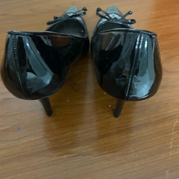 Coach - Picture 2 of 3